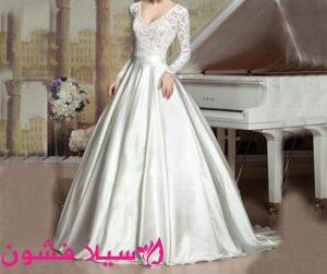 فستان زفاف من الدانتيل والساتان